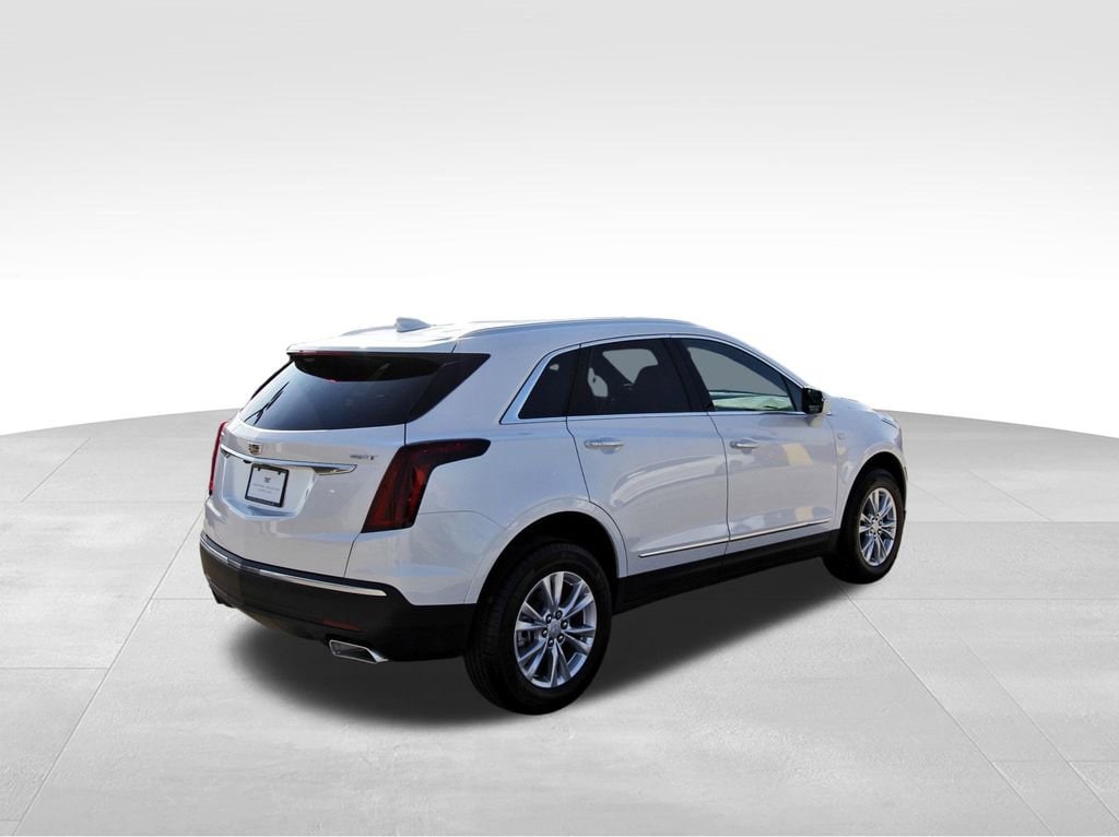 New 2025 CADILLAC XT5 Luxury SUV