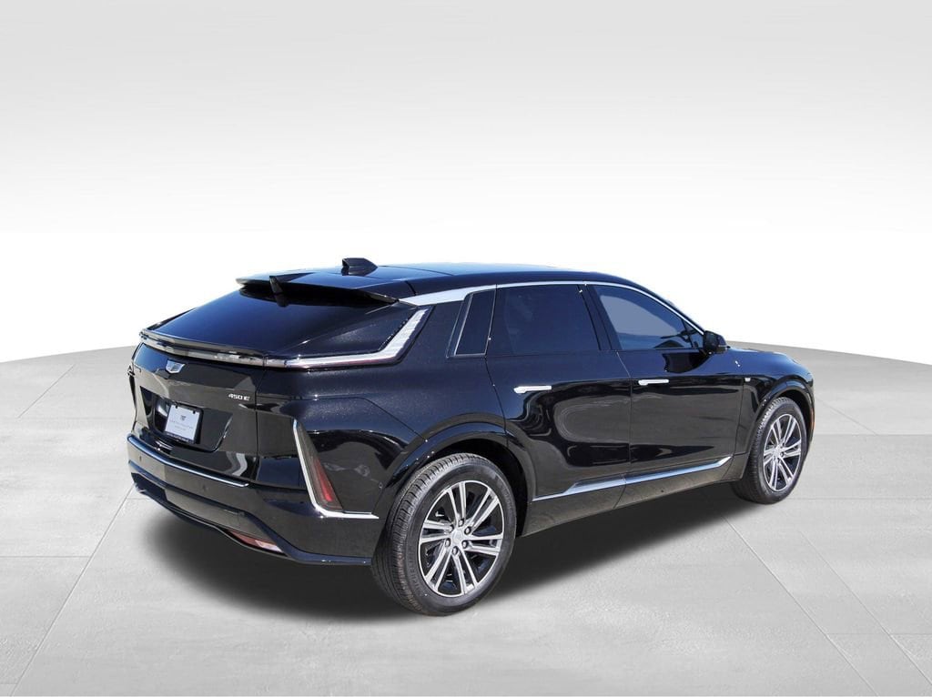 New 2026 CADILLAC LYRIQ Luxury SUV