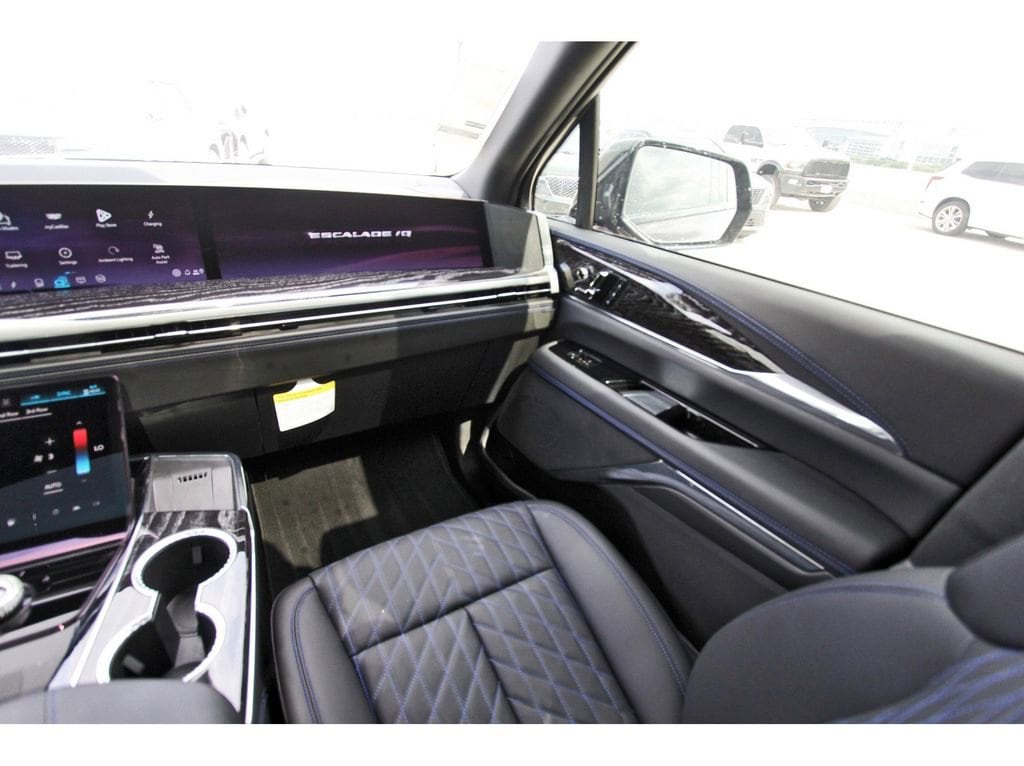2026 Cadillac Escalade IQ Luxury - Photo 10