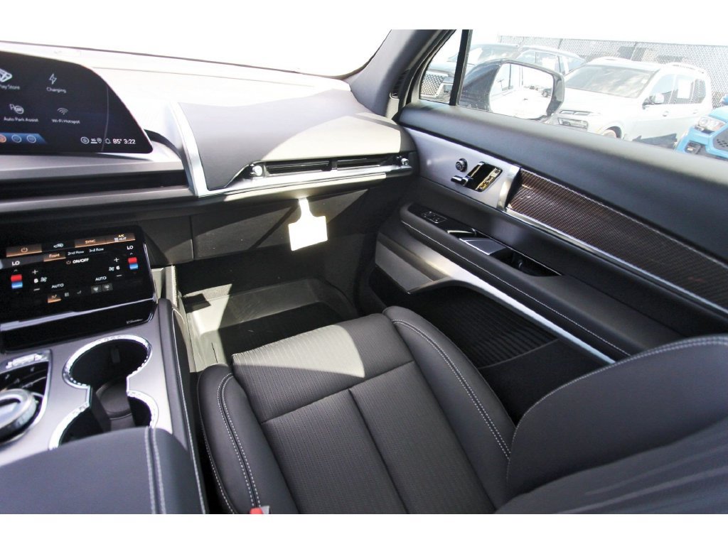 2027 Cadillac VISTIQ Sport - Photo 10