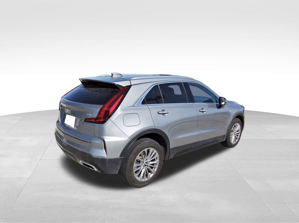 2024 Cadillac XT4 Premium Luxury photo 3