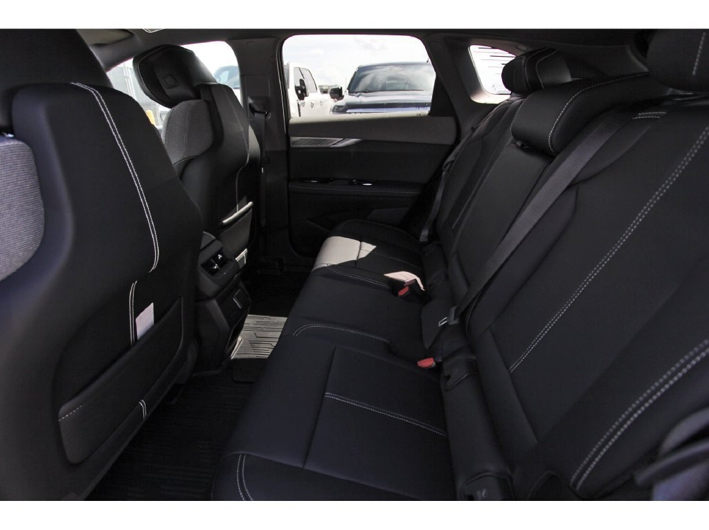 2027 Cadillac OPTIQ Sport - Photo 7