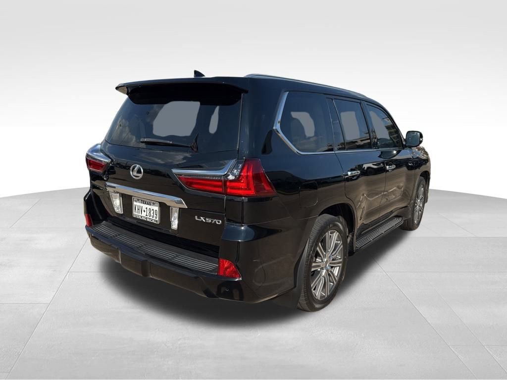 2017 Lexus LX 570 photo 4