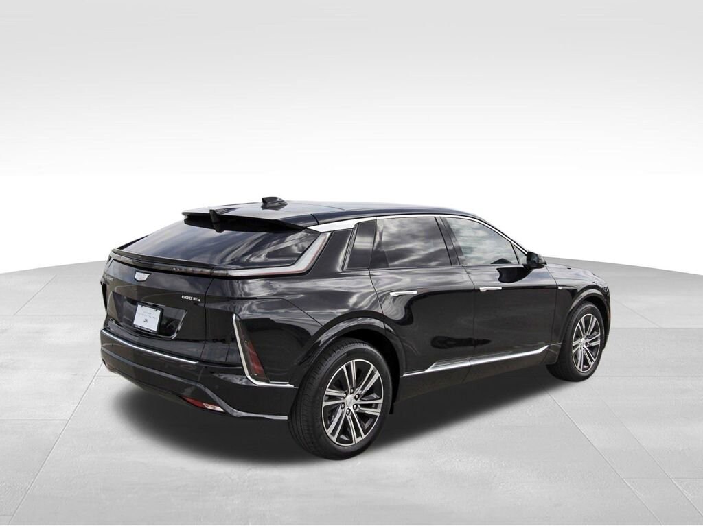 New 2026 CADILLAC LYRIQ Luxury SUV