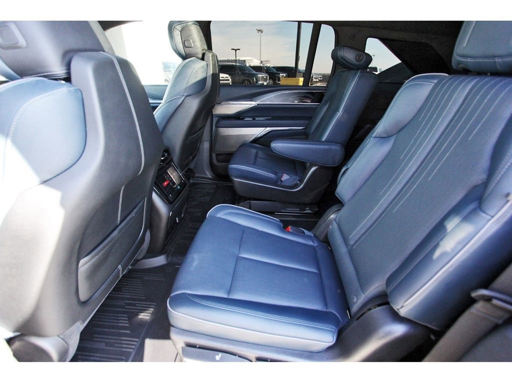 2025 Cadillac Escalade IQ Sport 2 - Photo 7