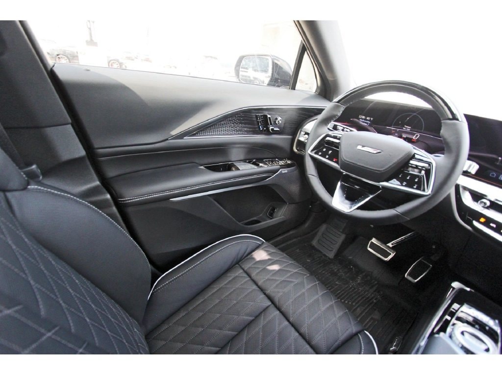 2027 Cadillac LYRIQ V Premium - Photo 8