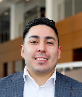 Staff member Roman Cardona from ID_f051e4fcc2e0