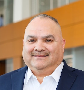 Staff member Benny Panalez from ID_f051e4fcc2e0