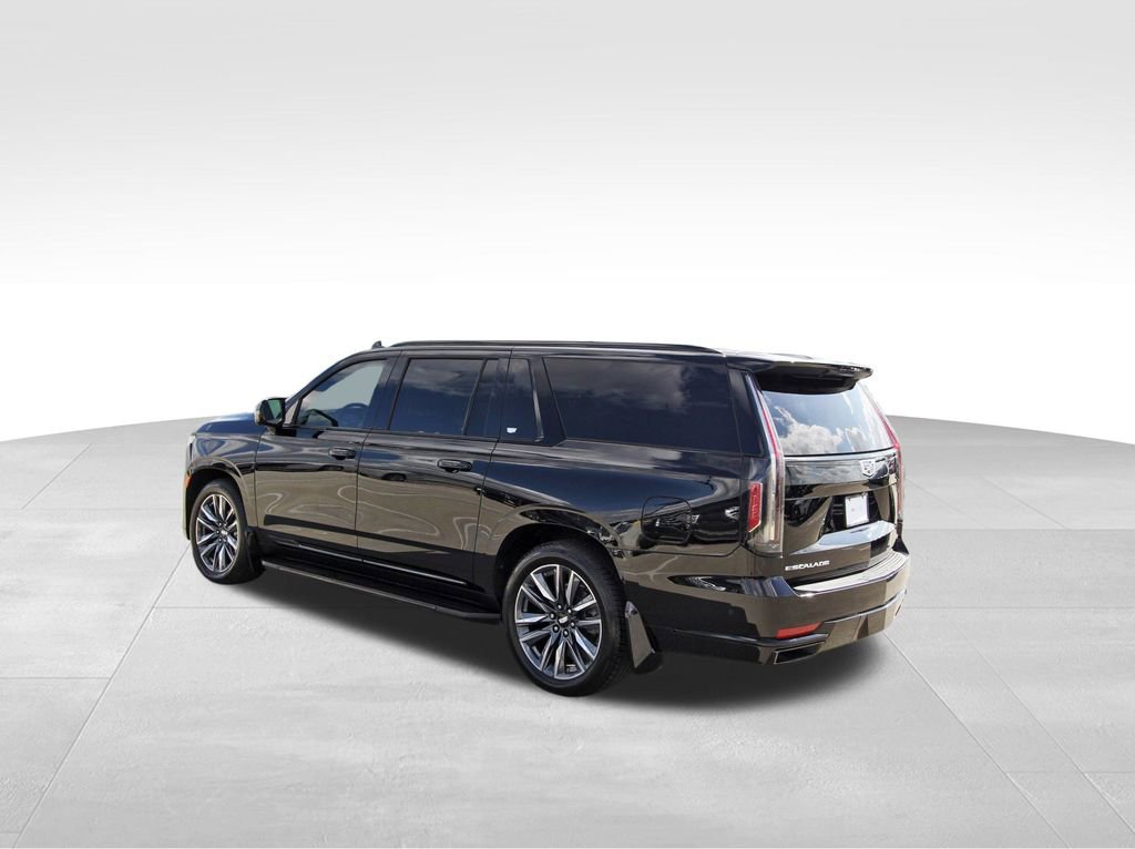 2023 Cadillac Escalade ESV Sport photo 2