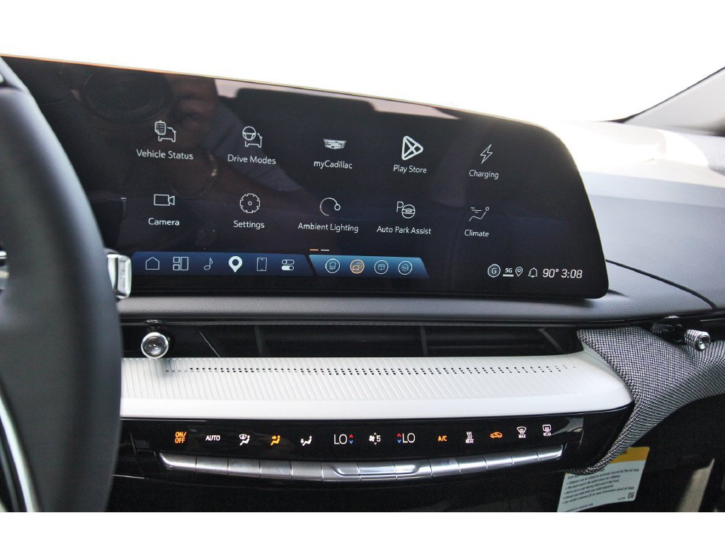 2027 Cadillac OPTIQ Luxury - Photo 16