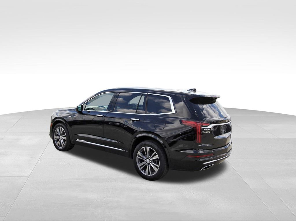 2022 Cadillac XT6 Premium Luxury photo 2