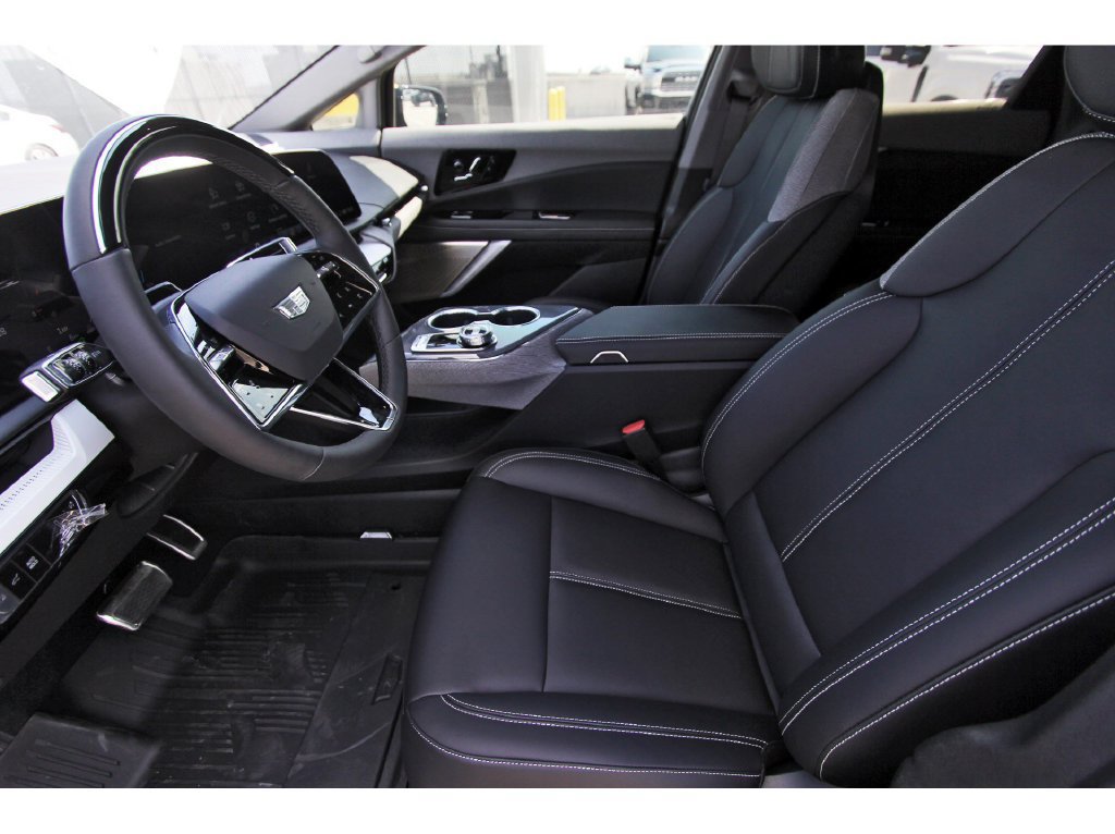 2027 Cadillac OPTIQ Luxury - Photo 6