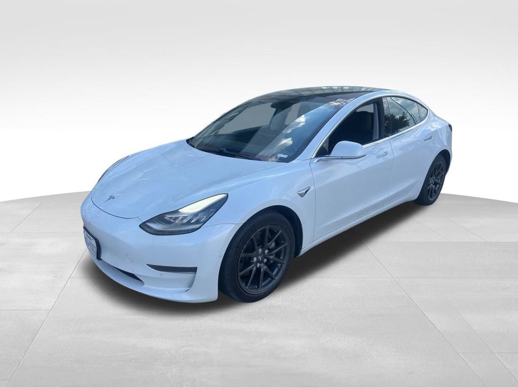 2020 Tesla Model 3 Standard Range Plus photo 2