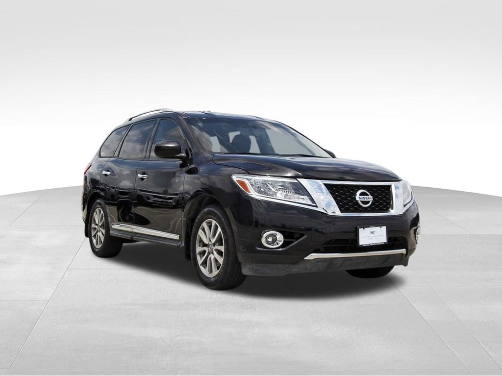2016 Nissan Pathfinder SL 2WD's photo