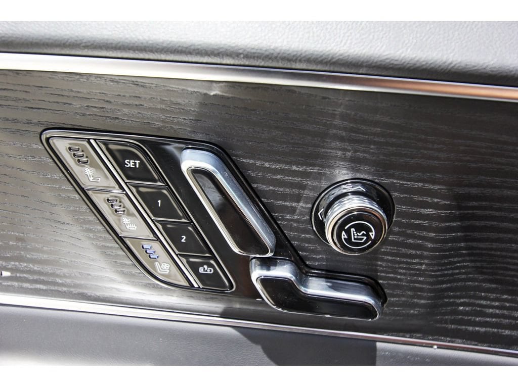 2027 Cadillac LYRIQ Signature Luxury - Photo 21