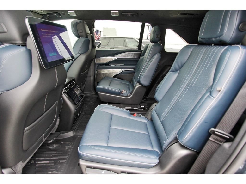 2025 Cadillac Escalade IQ Luxury 2 - Photo 7