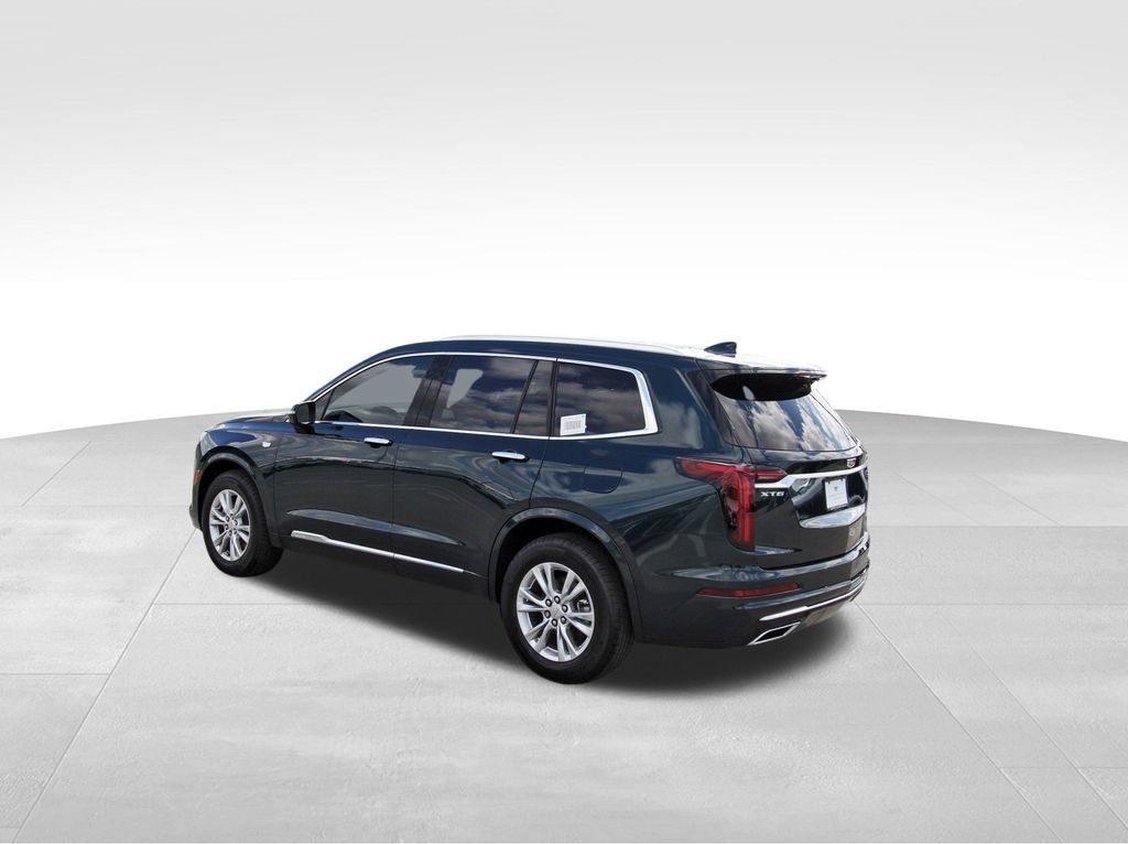 2025 Cadillac XT6 Luxury photo 3