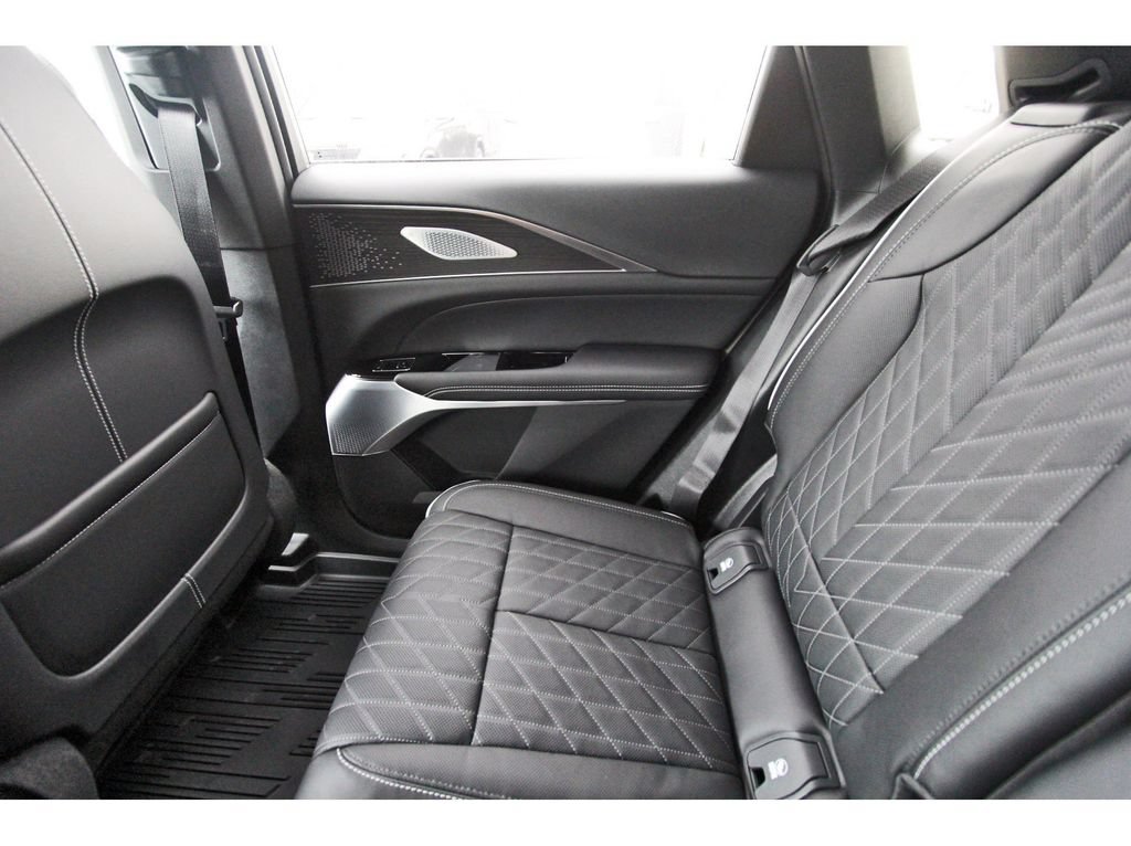 2027 Cadillac LYRIQ Signature Sport - Photo 12