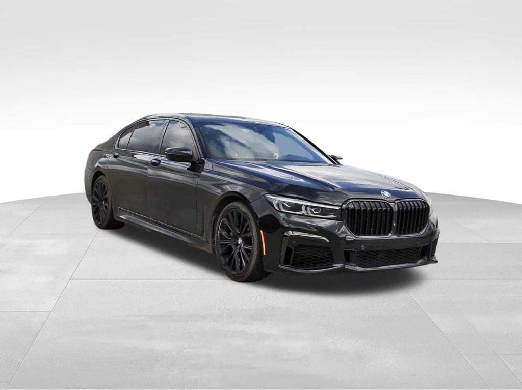 2022 BMW 7 Series 740i's photo