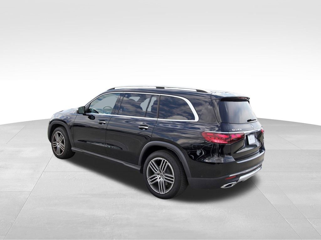2025 Mercedes Benz GLS 450 4MATIC photo 3