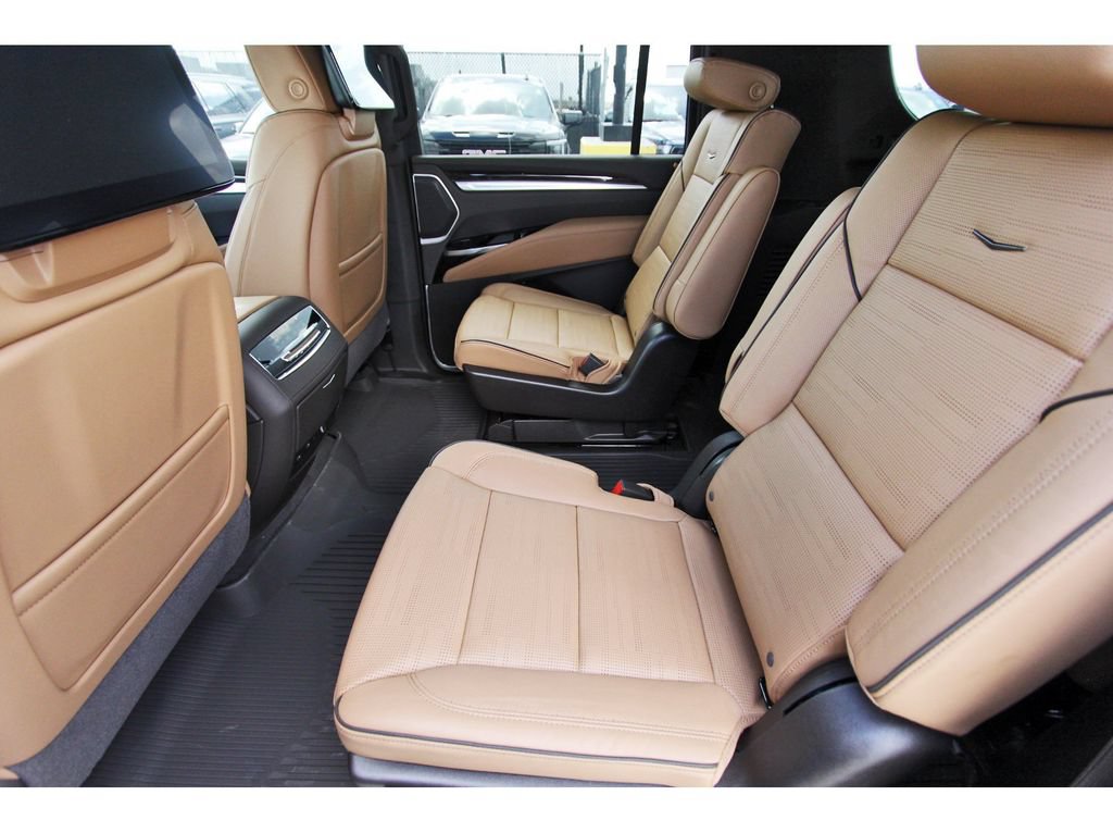 2027 Cadillac Escalade ESV Luxury - Photo 7