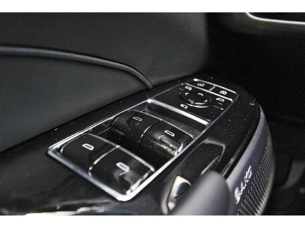 2027 Cadillac LYRIQ V Premium - Photo 15