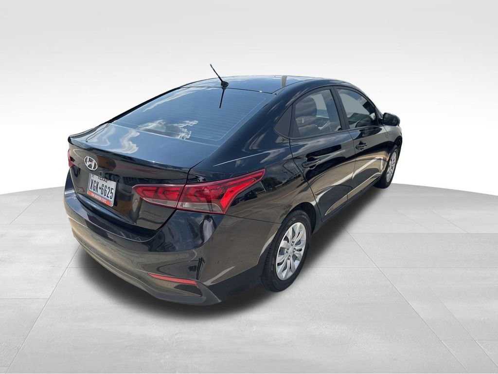 2022 Hyundai Accent SE photo 3
