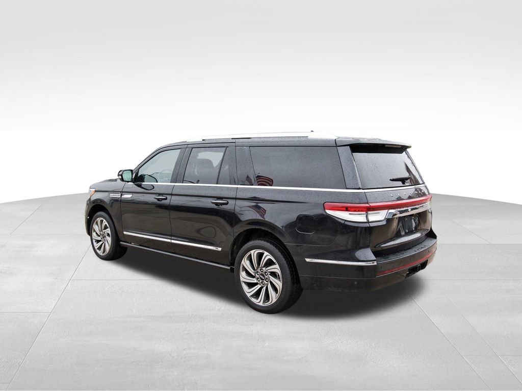 2023 Lincoln Navigator L Reserve photo 3