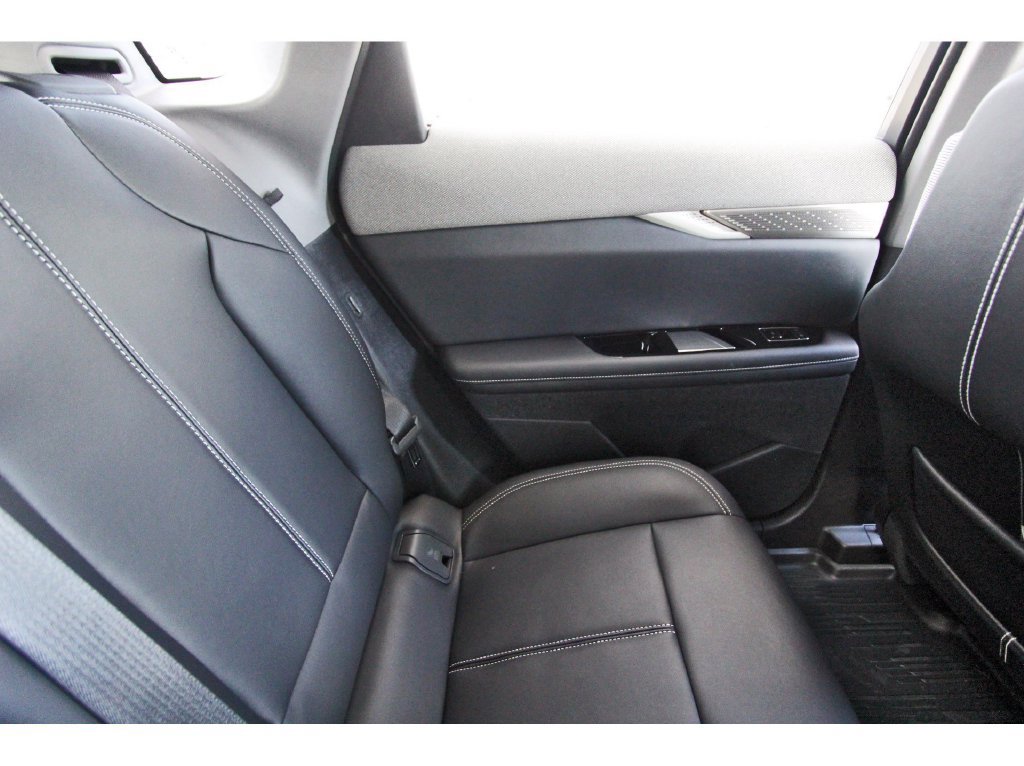 2027 Cadillac OPTIQ Luxury - Photo 11