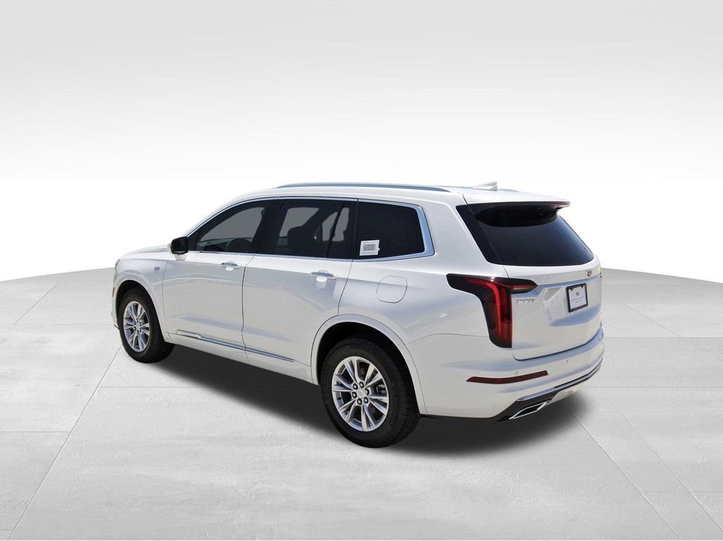 2025 Cadillac XT6 Luxury photo 3