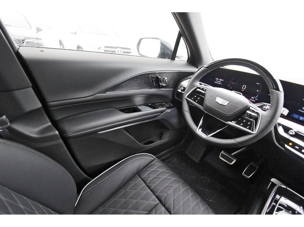 2027 Cadillac LYRIQ Signature Sport - Photo 8