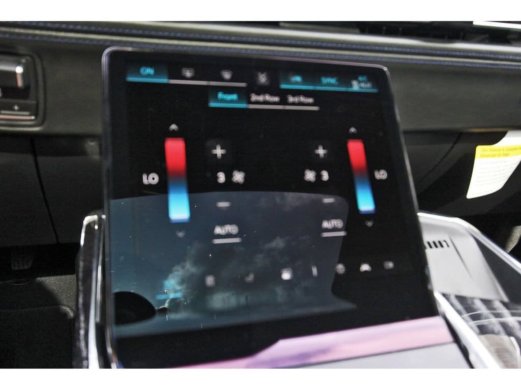 2026 Cadillac Escalade IQ Luxury - Photo 19