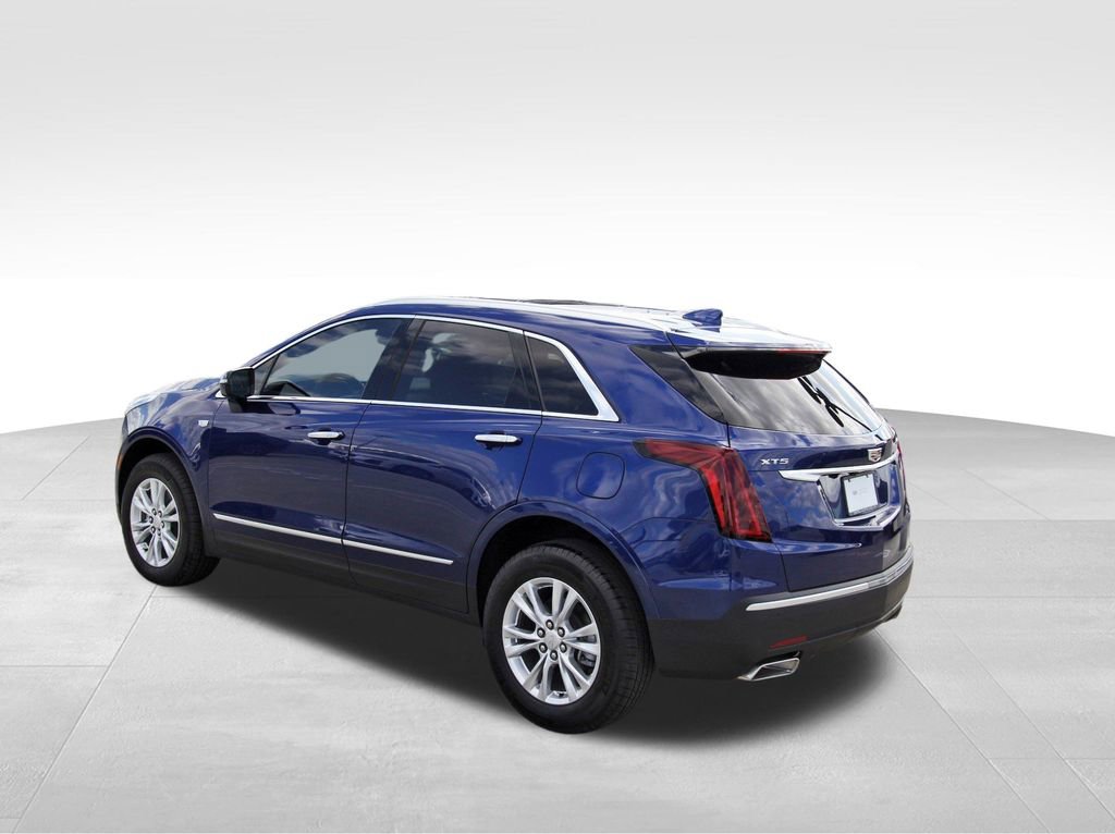2025 Cadillac XT5 Luxury photo 2