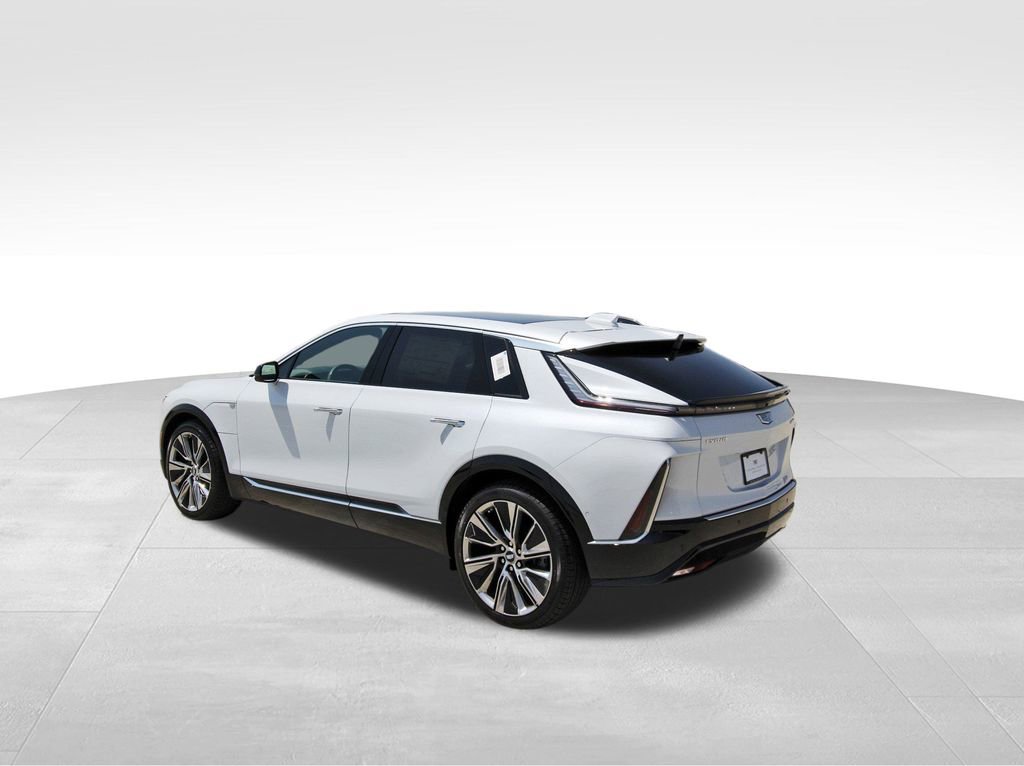 2026 Cadillac Lyriq Luxury photo 3