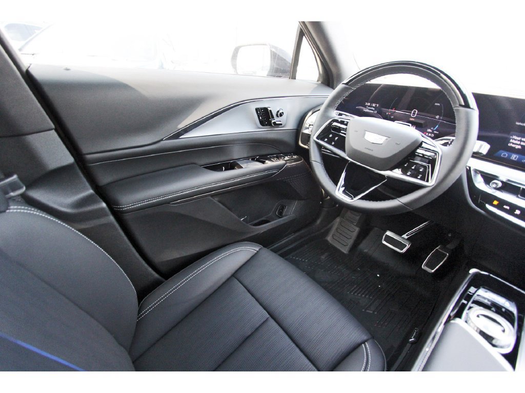 2027 Cadillac LYRIQ Sport - Photo 8