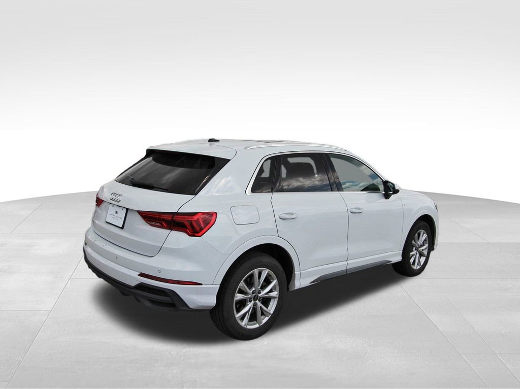 2023 Audi Q3 S line Premium photo 4