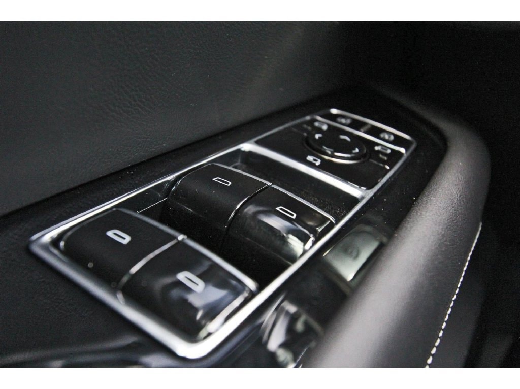 2027 Cadillac VISTIQ Sport - Photo 16