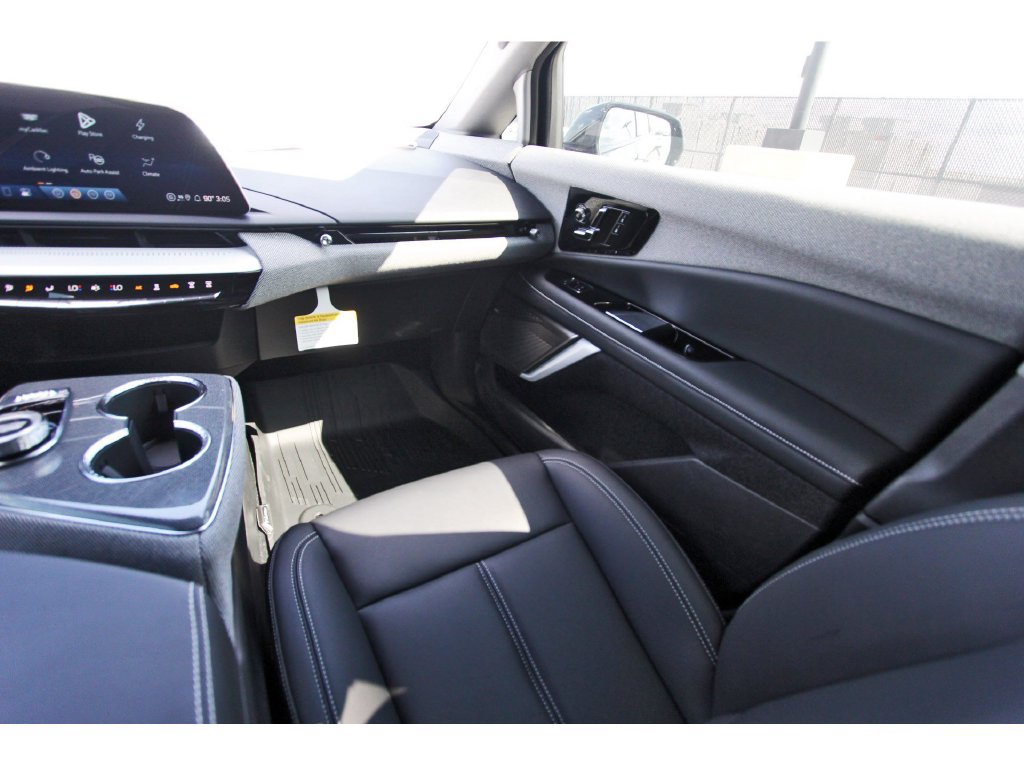 2027 Cadillac OPTIQ Luxury - Photo 10