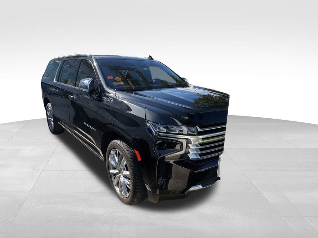 2022 Chevrolet Suburban High Country photo 2