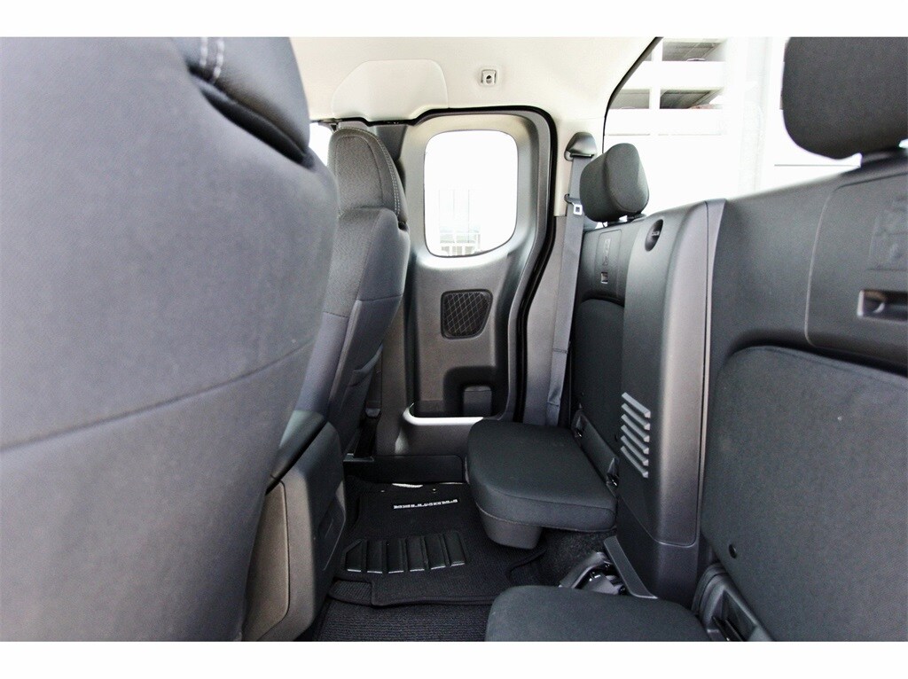 2024 Nissan Frontier SV - Photo 10