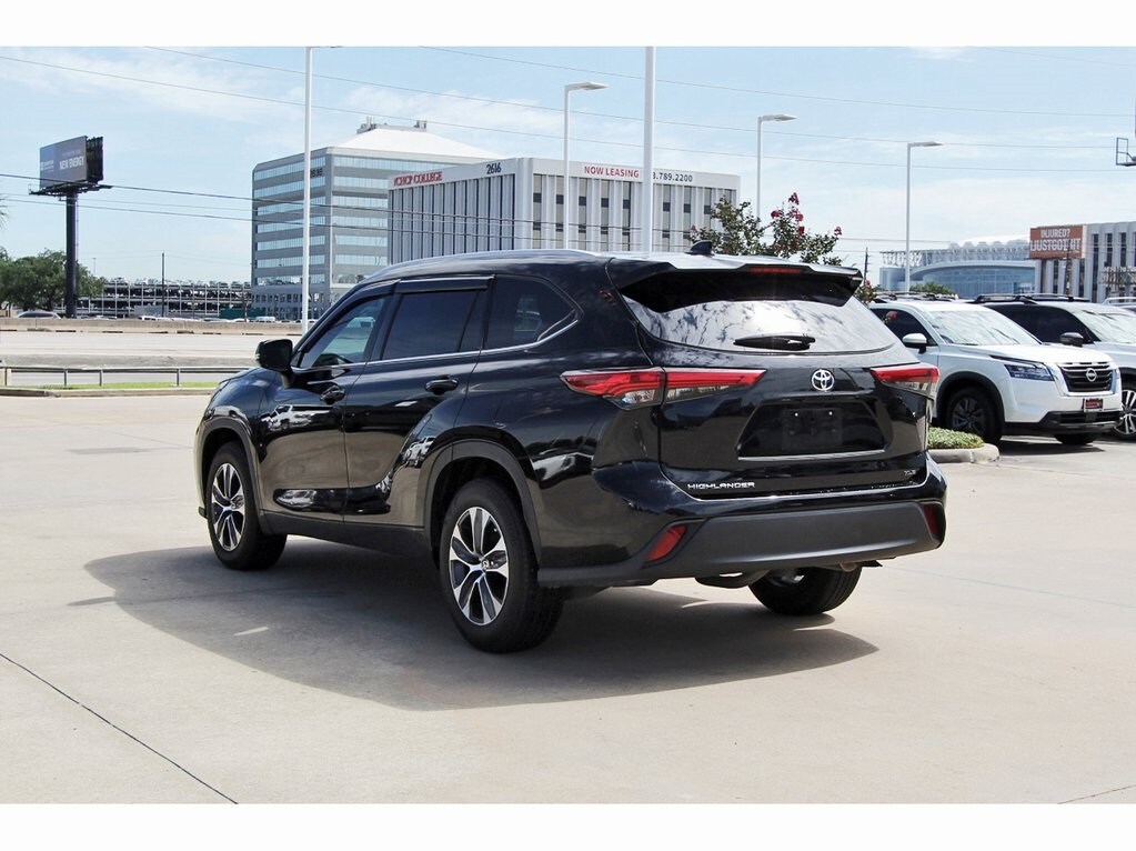 2022 Toyota Highlander XLE photo 4