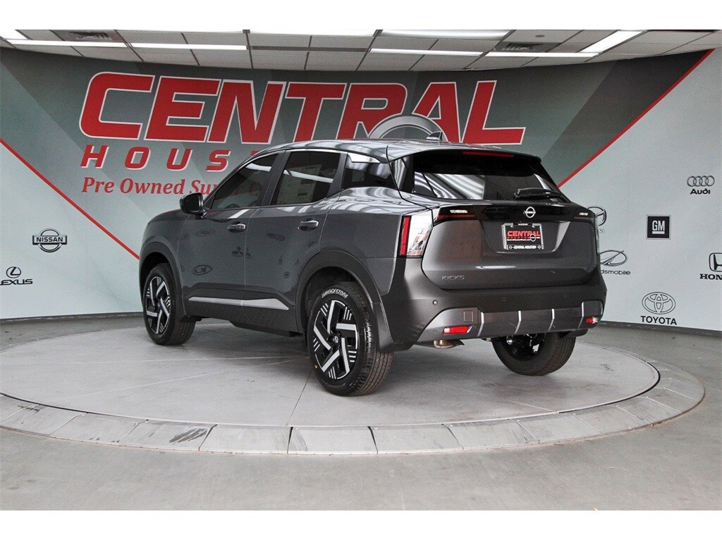 2025 Nissan Kicks SV photo 4