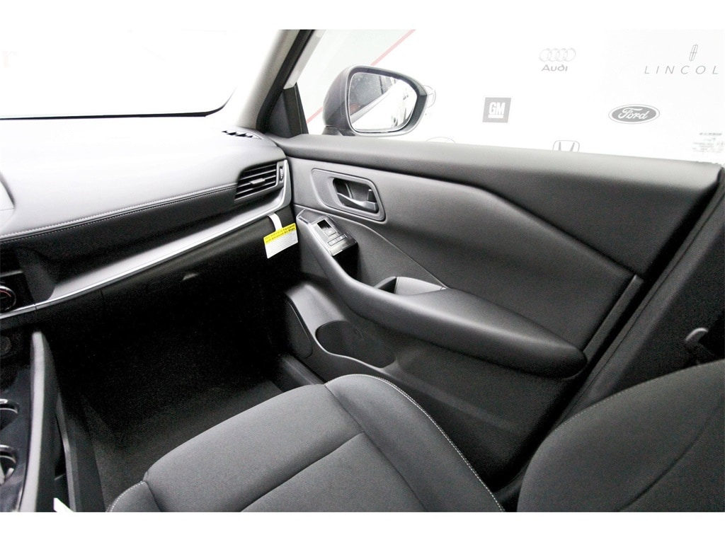 2026 Nissan Rogue S photo 3
