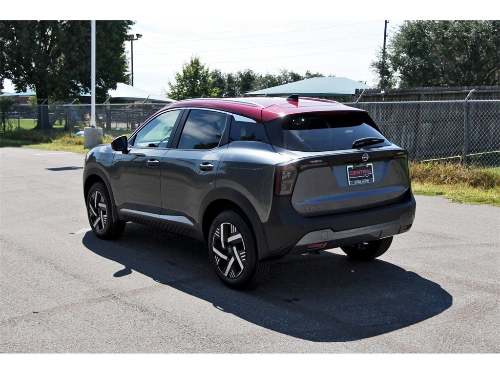 2026 Nissan Kicks SV photo 2