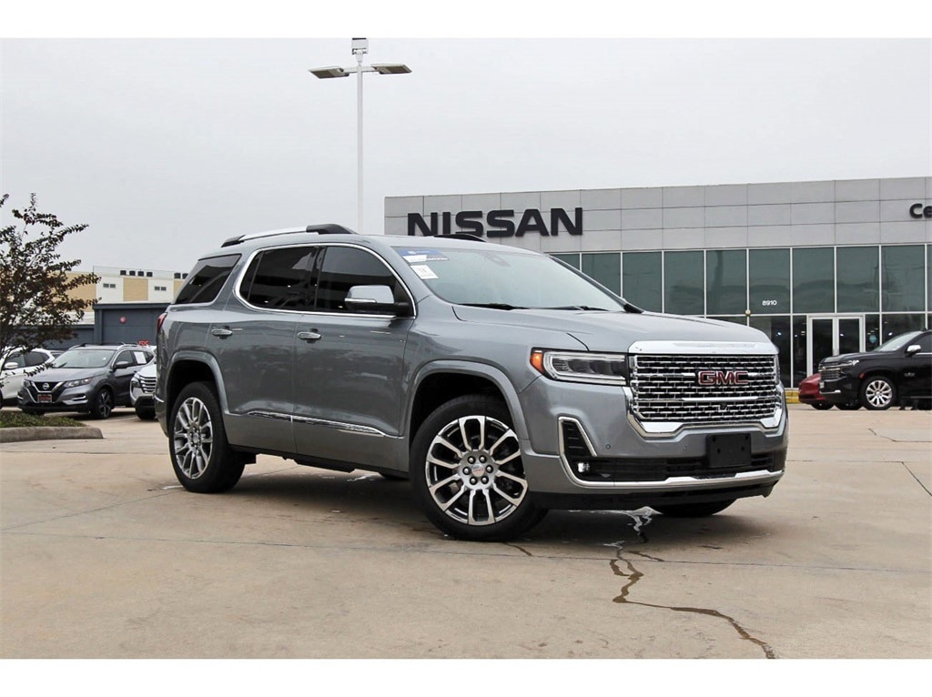 2023 GMC Acadia Denali's photo