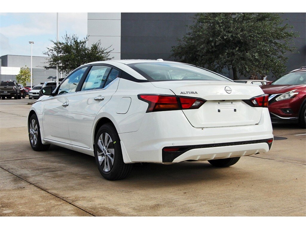 2025 Nissan Altima S photo 3