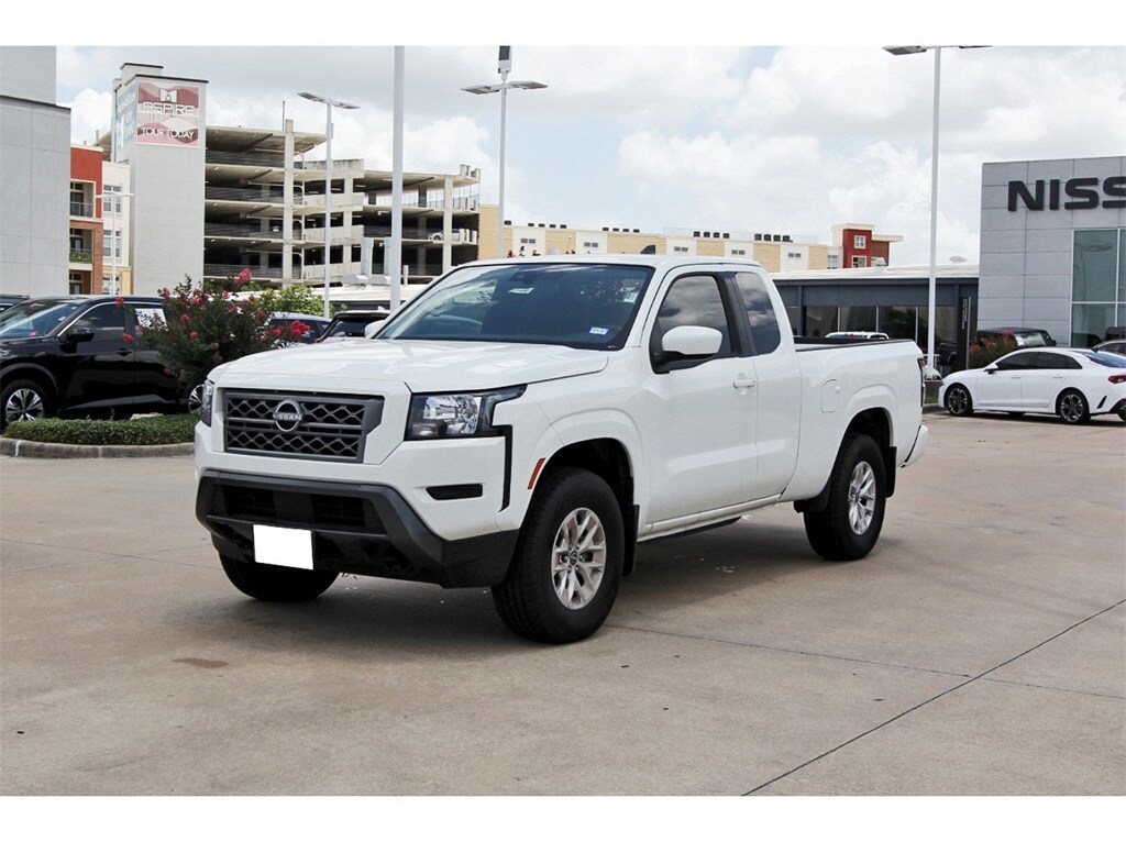 2024 Nissan Frontier SV photo 2