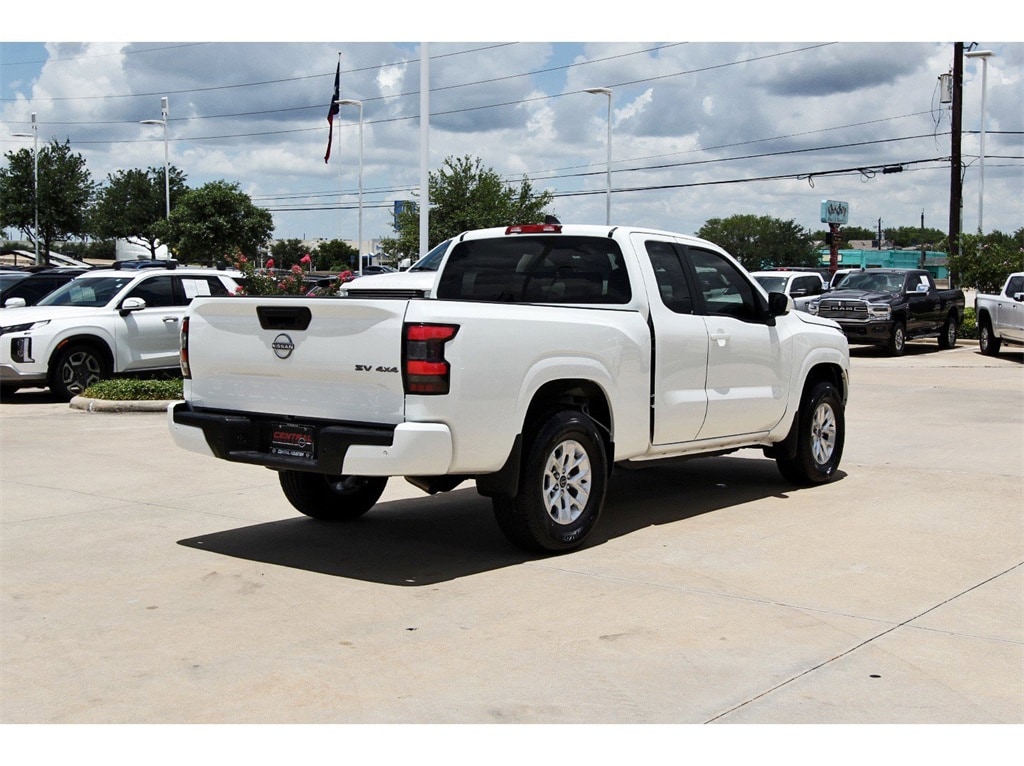 2024 Nissan Frontier SV