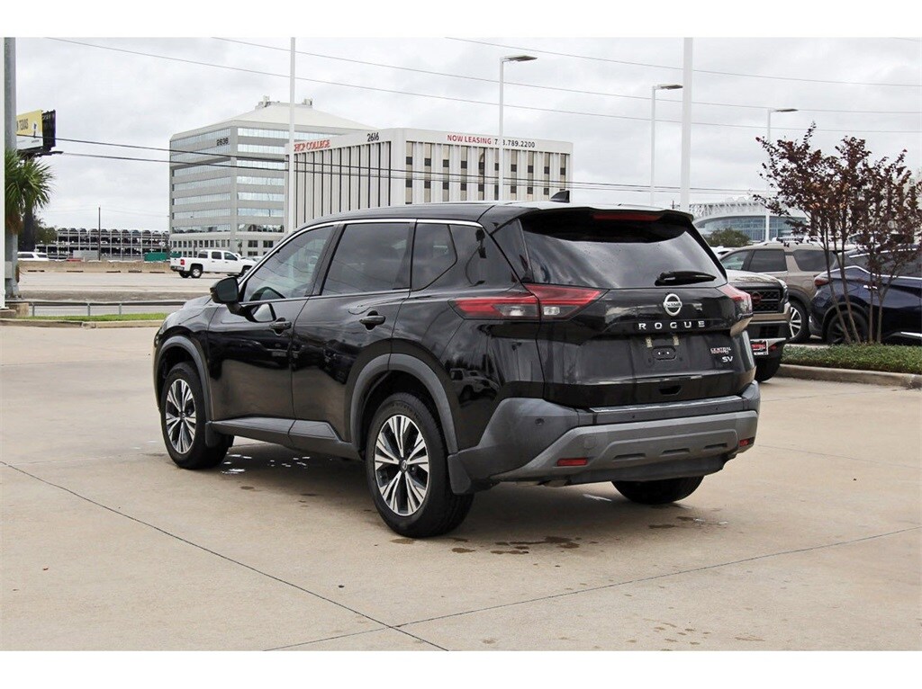 2021 Nissan Rogue SV photo 2