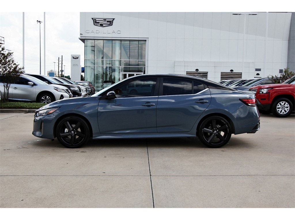 2024 Nissan Sentra SR photo 2